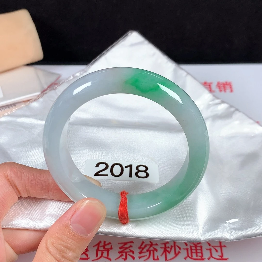【闪购商品】翡翠手镯未镶嵌54圈口