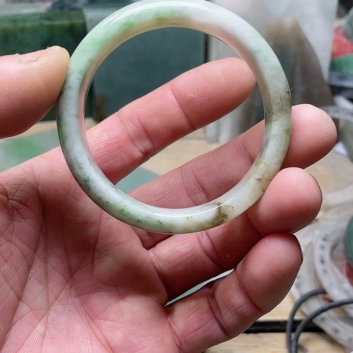 独山玉手镯未镶嵌