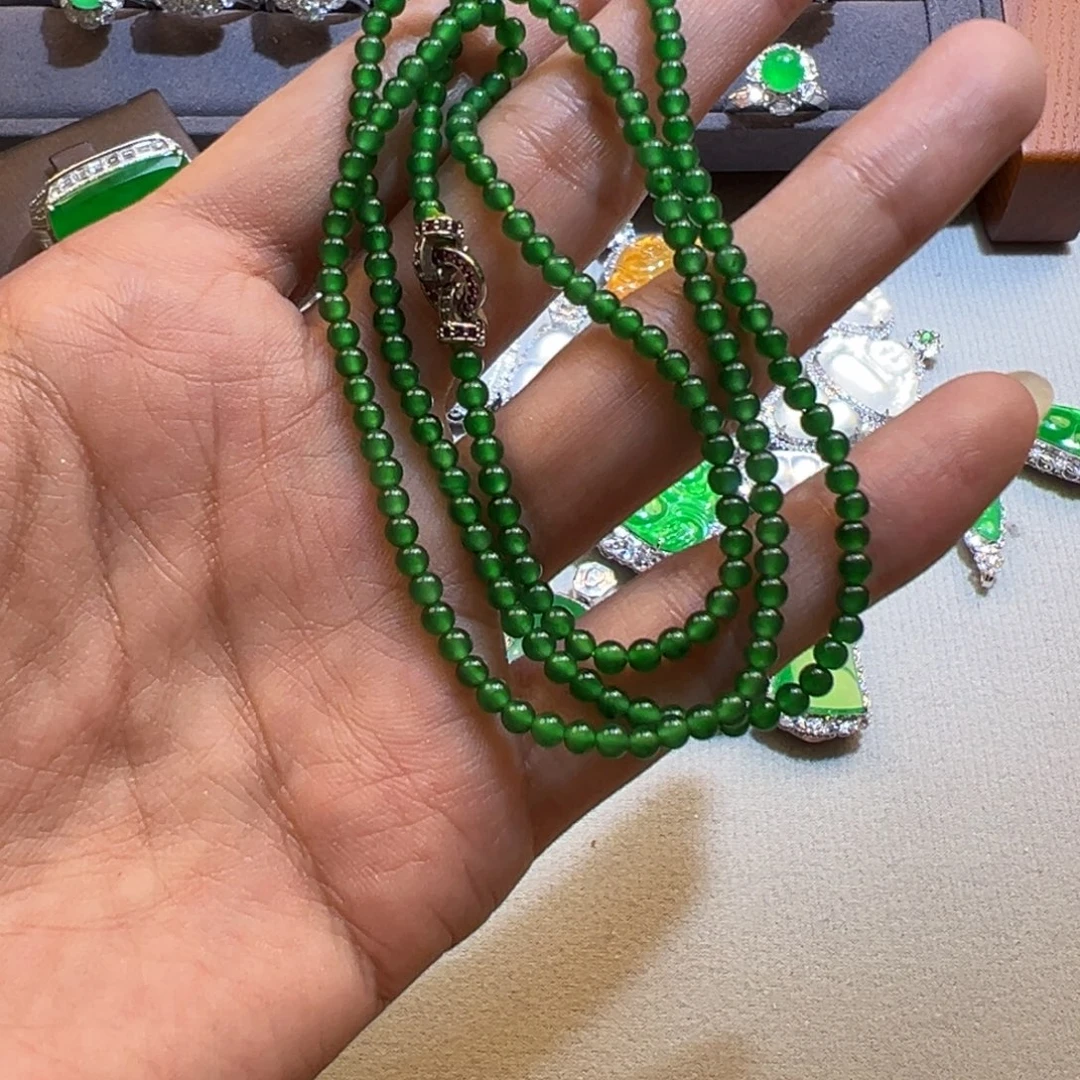 翡翠未镶嵌颈饰小米珠