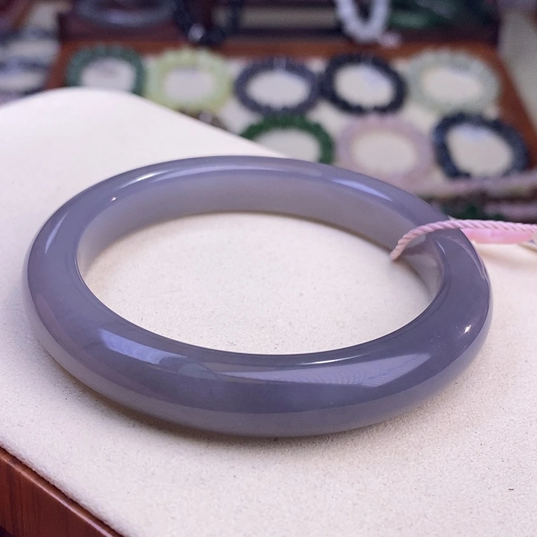 颈饰未镶嵌和田玉56.7烟紫浓紫老料手镯