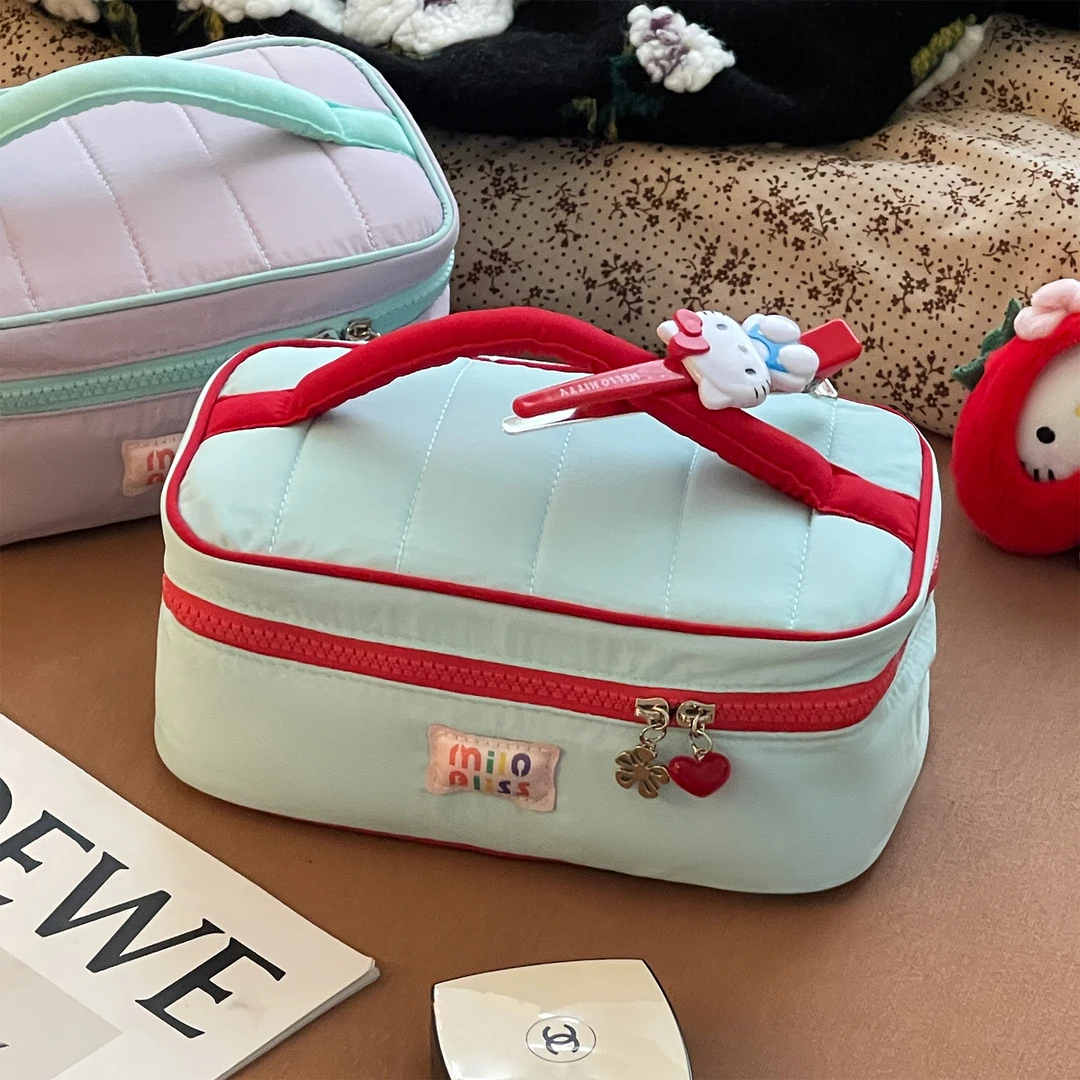 可爱化妆包2025新款手提大容量便携收纳包女化妆品随身旅行洗漱包
