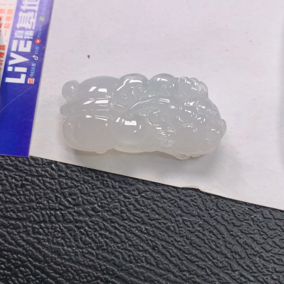 翡翠未镶嵌颈饰吃****快貔貅