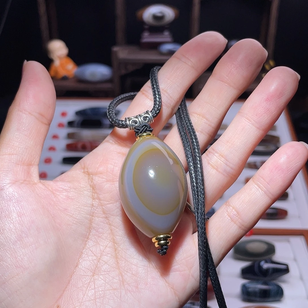 玛瑙/玉髓未镶嵌吊坠(赠链)