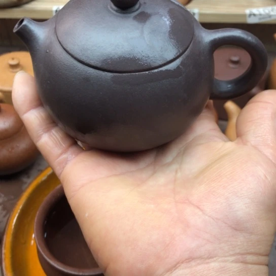 茶壶紫砂天青泥西施200豪升左右瑕疵
