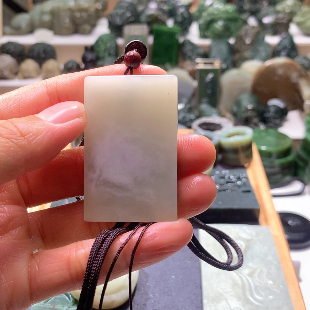 红***玉和田玉未镶嵌颈饰