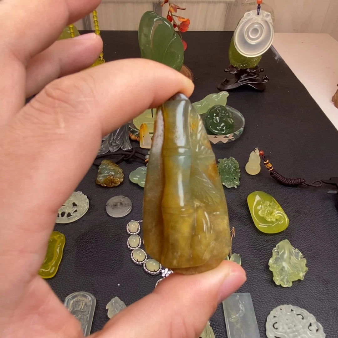 蛇纹石玉合金颈饰