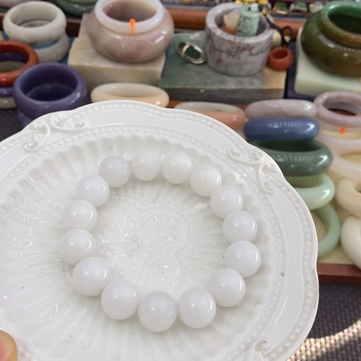 石英质玉合金手饰