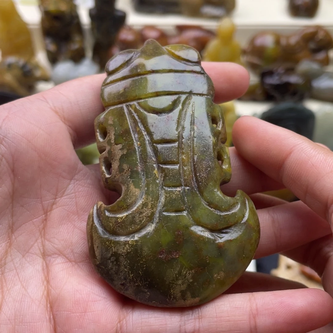 蛇纹石玉未镶嵌颈饰