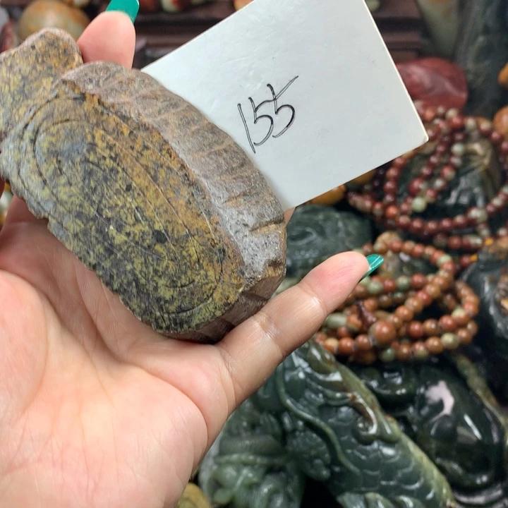 岫岩河磨玉（透闪石质玉）把件未镶嵌