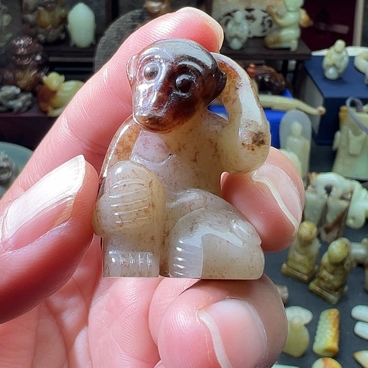 君***下和田玉（糖玉）未镶嵌挂件玉器收藏鉴赏辞典