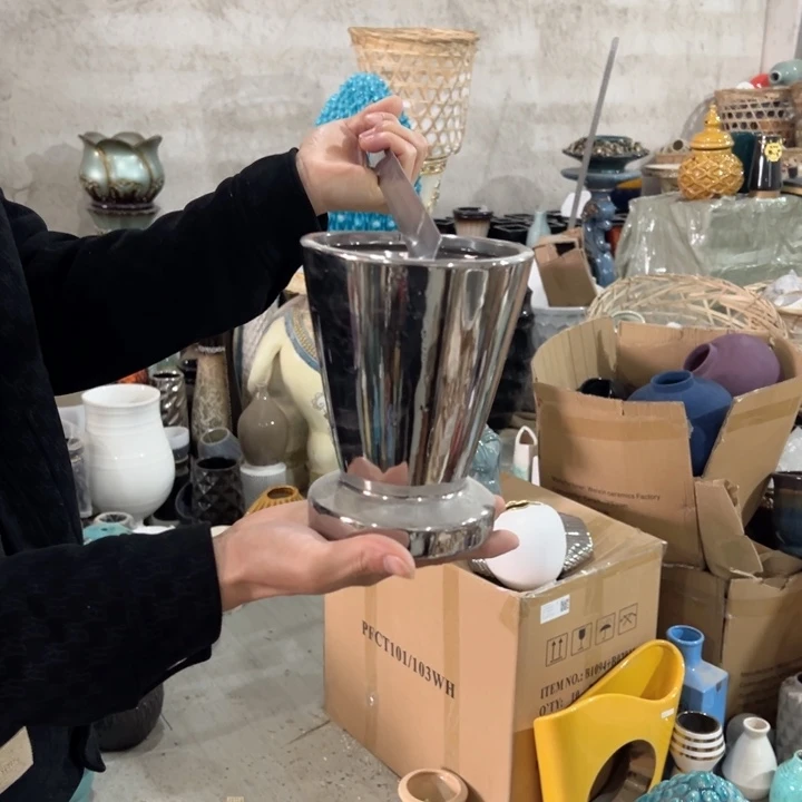 瓶高度18厘米口径12厘米微瑕捡漏底孔