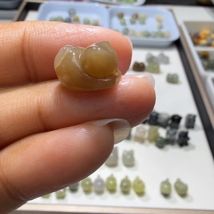 和田玉未镶嵌珠宝奇石