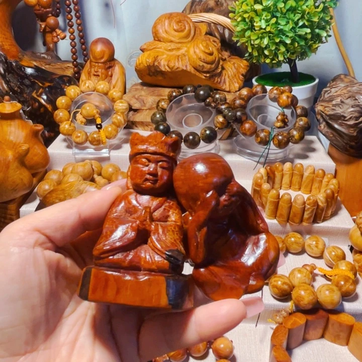 非金属木质?****发长白山琥珀木