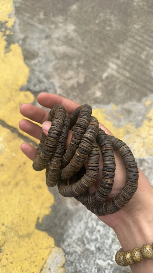虫漏随形药片单圈手串沉水沉香手串13克➕多样性发一