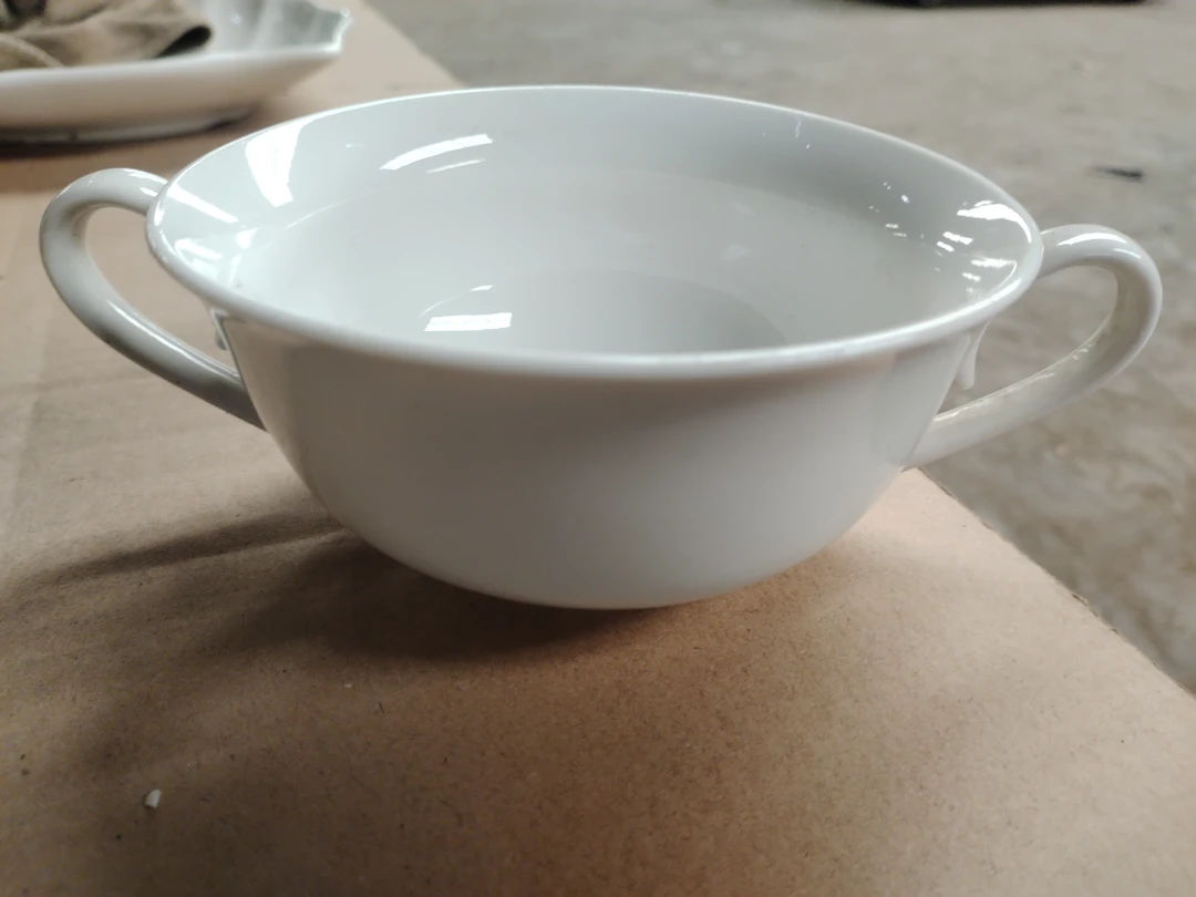 白瓷双耳汤杯四个