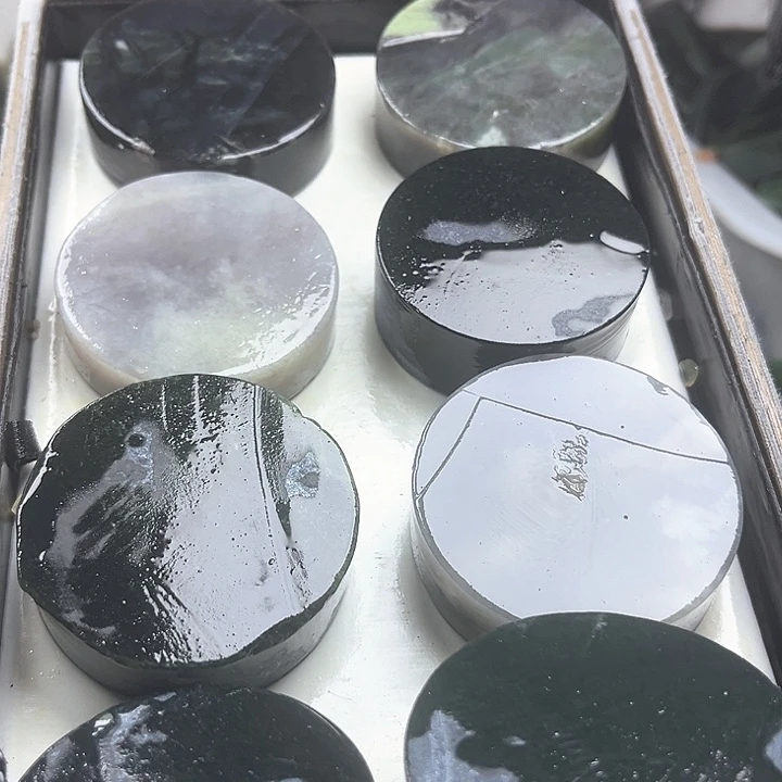 和田玉（糖玉）和田玉边角料9K金镶嵌秘**里