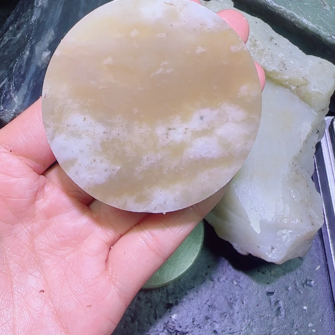 和田玉未镶嵌珠宝半成品