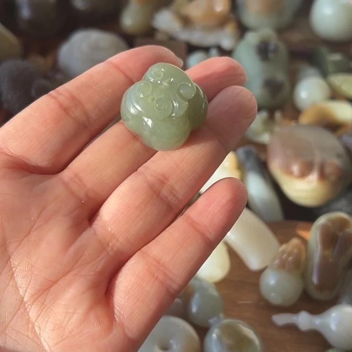 颈饰未镶嵌和田玉