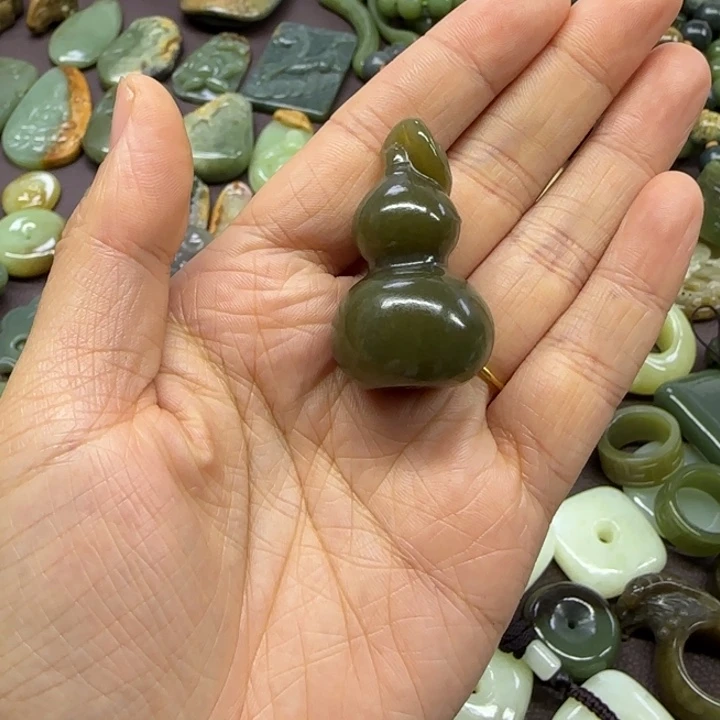 和田玉未镶嵌珠宝奇石疼**弟