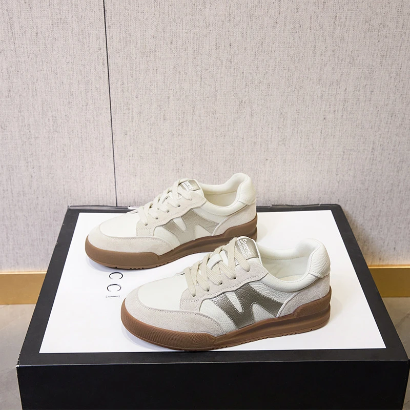 平底阿甘德训鞋女鞋2025春季新款软底真皮休闲板鞋女系带小白鞋子