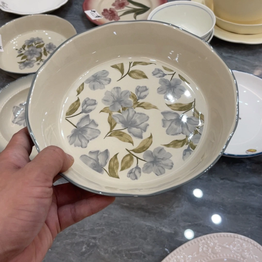 陶瓷微瑕餐具介意勿拍，满18飞！