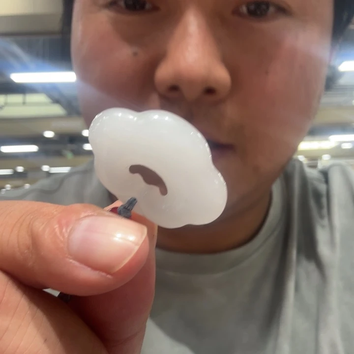 石英质玉未镶嵌颈饰