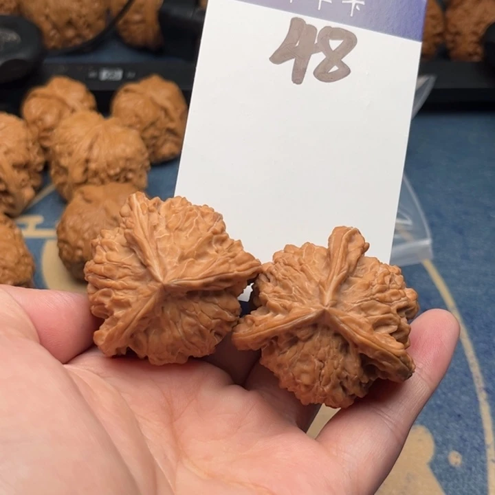 文玩核桃吊坠好****心三棱 40全品 48