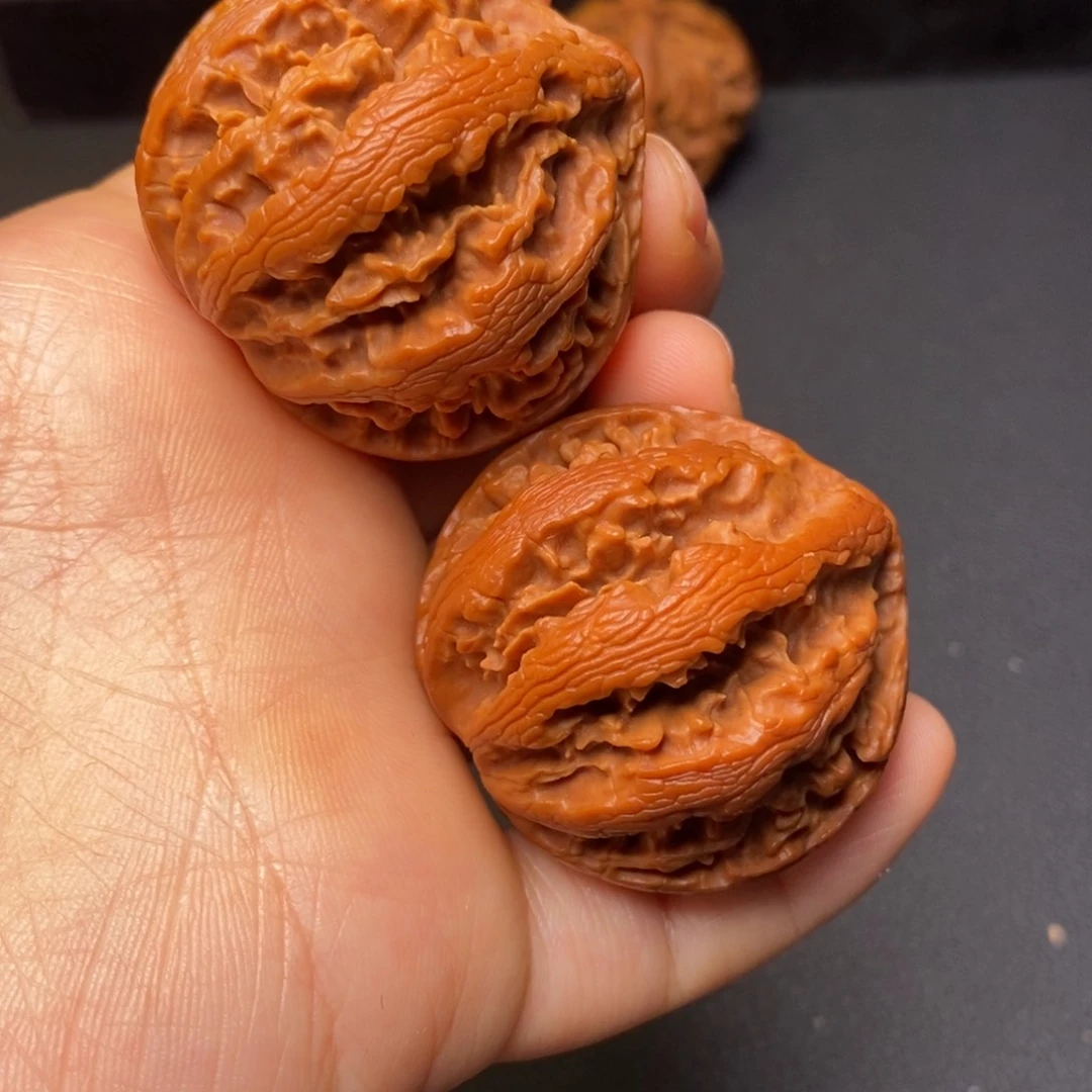 文玩核桃把件秦岭野生核桃