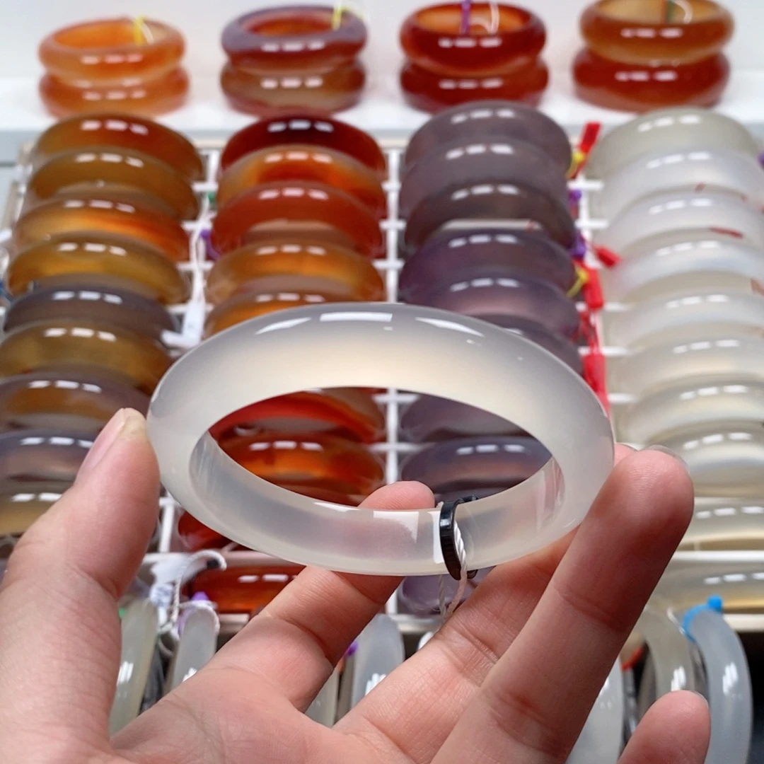 小***格玛瑙/玉髓手镯未镶嵌