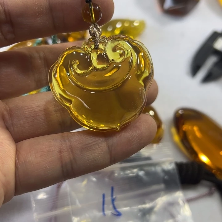 琥珀颈饰未镶嵌琥珀吊坠