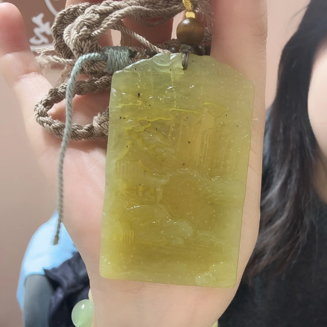 蛇纹石玉未镶嵌颈饰