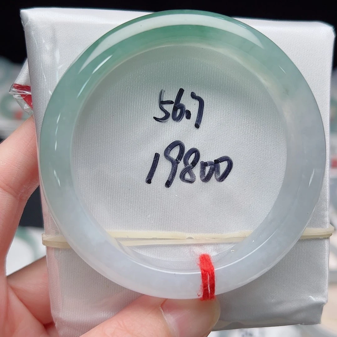 翡翠未镶嵌手镯A货