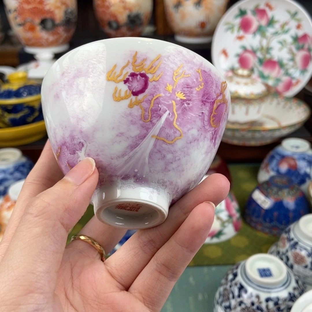 陶瓷的设计师是一个人
