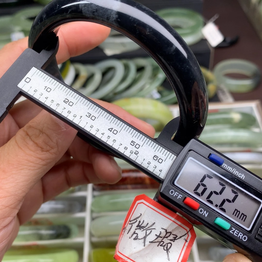 蛇纹石玉未镶嵌手镯492