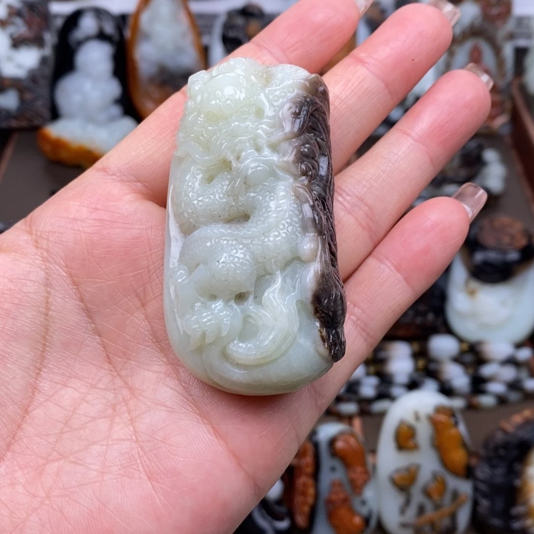 颈饰未镶嵌和田玉