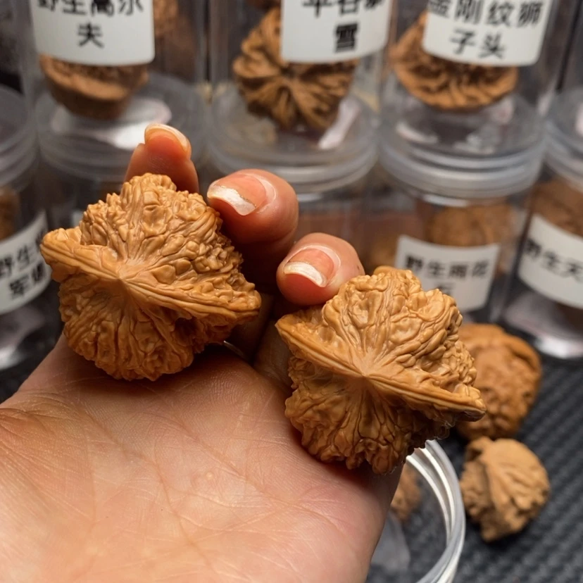 【闪购商品】文玩核桃吊坠龙洞裕38