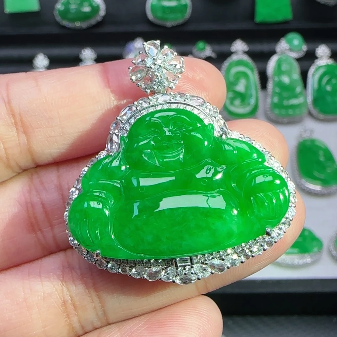 翡翠18K金镶嵌颈饰吊坠