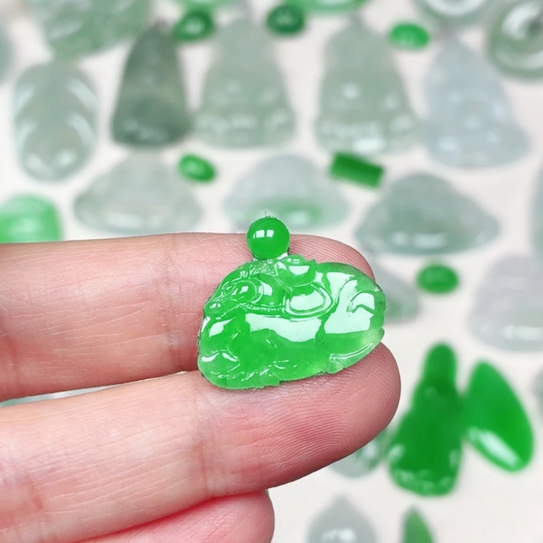 翡翠未镶嵌颈饰缅甸天然A货翡翠