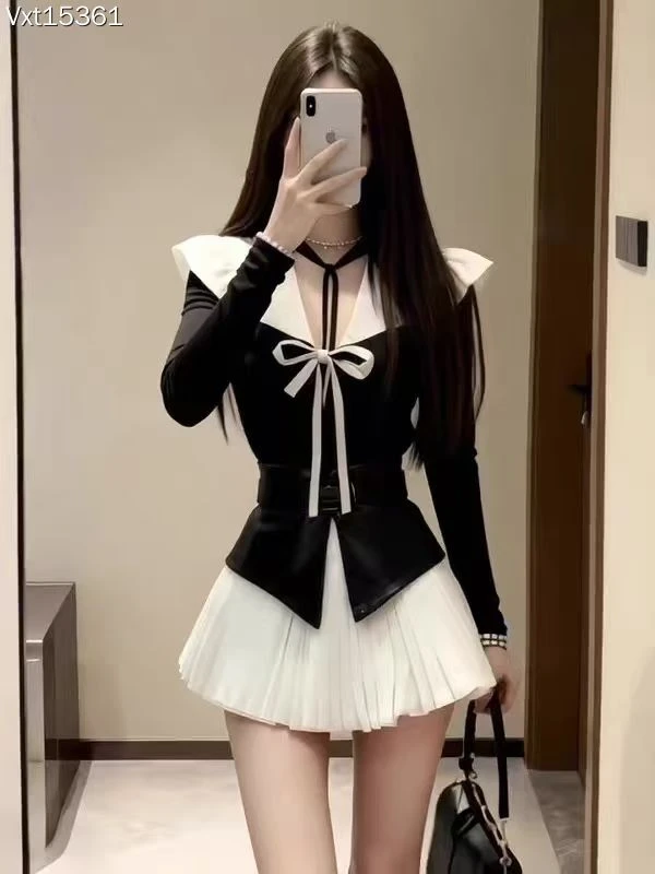 秋冬显瘦通勤风撞色V领收腰系带长袖上衣+白色百褶设计半身裙套装