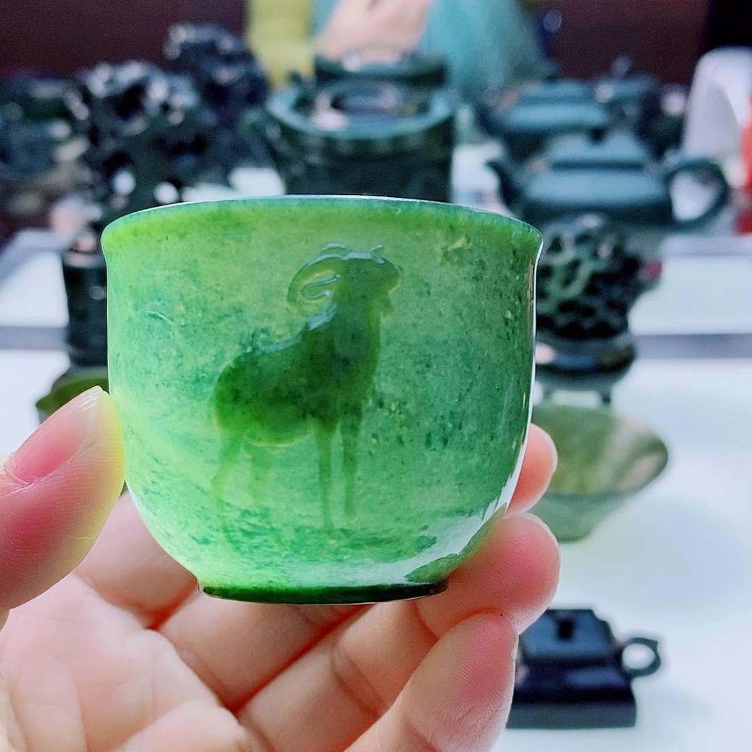 未镶嵌和田玉摆件