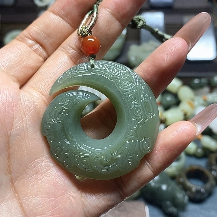 和田玉未镶嵌挂件