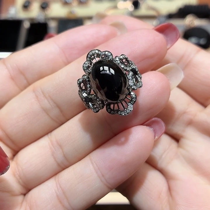 翡翠18K金镶嵌戒指