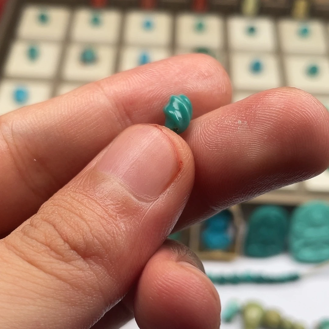 未镶嵌绿松石耳饰