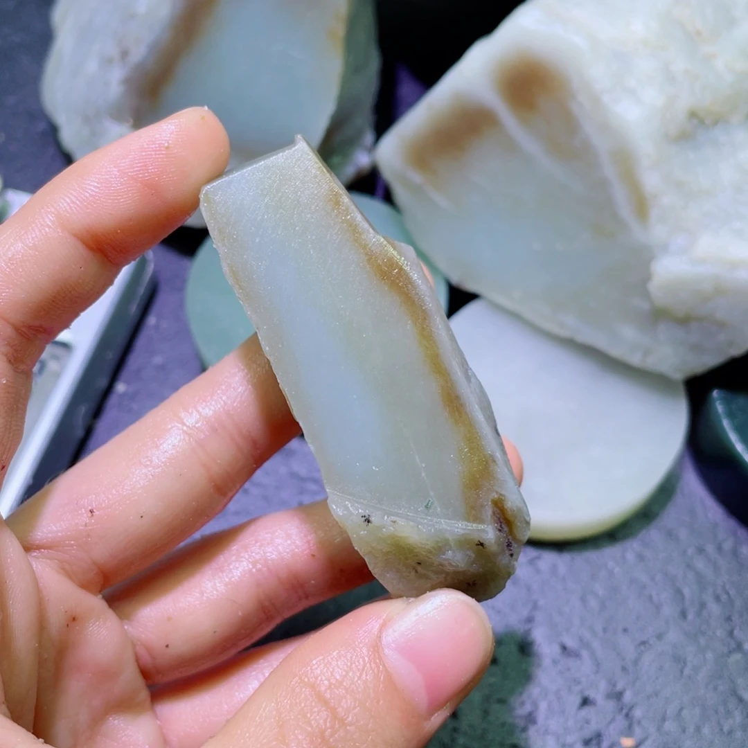 和田玉未镶嵌珠宝半成品