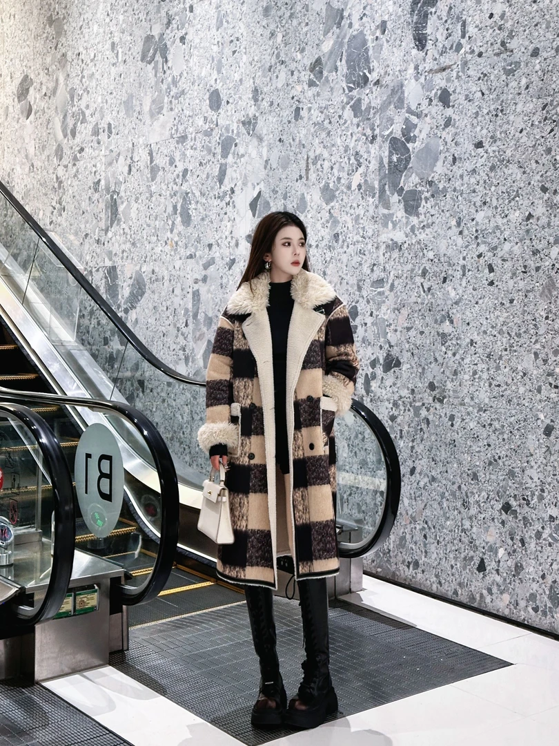 2024冬新款复古格纹高级感超好看加厚保暖大衣显瘦格子时尚气质~