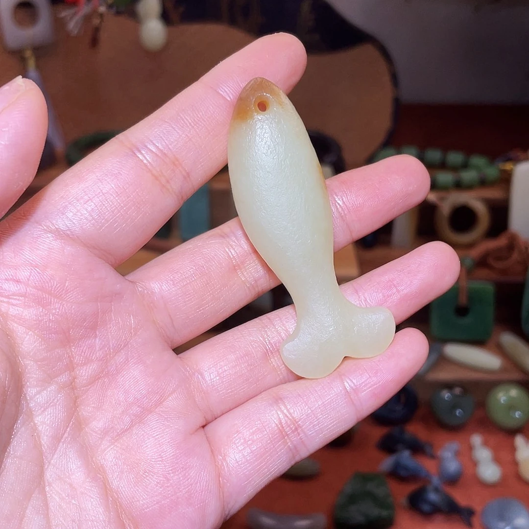 和田玉未镶嵌颈饰雪**尘