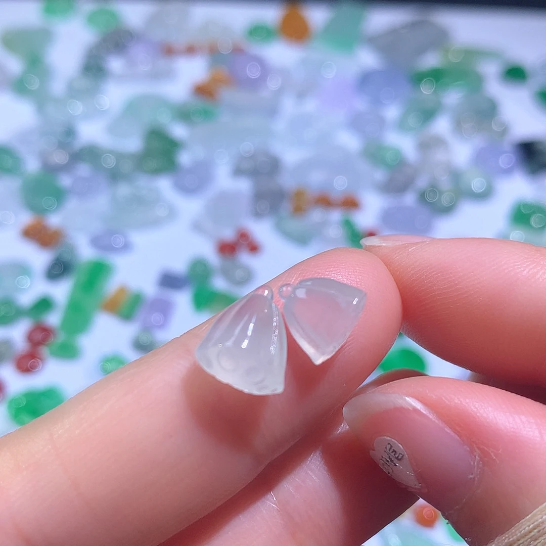 翡翠颈饰未镶嵌莲蓬