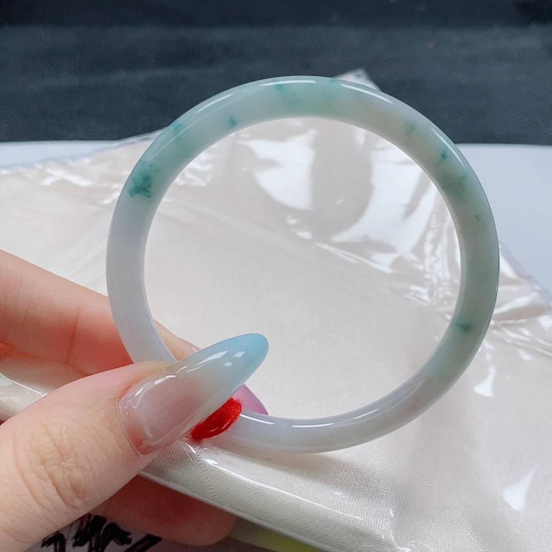 【闪购商品】未镶嵌手镯（圆镯）翡翠550号