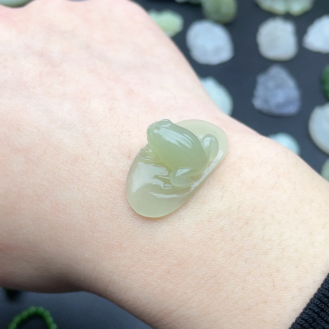 【闪购商品】颈饰未镶嵌和田玉