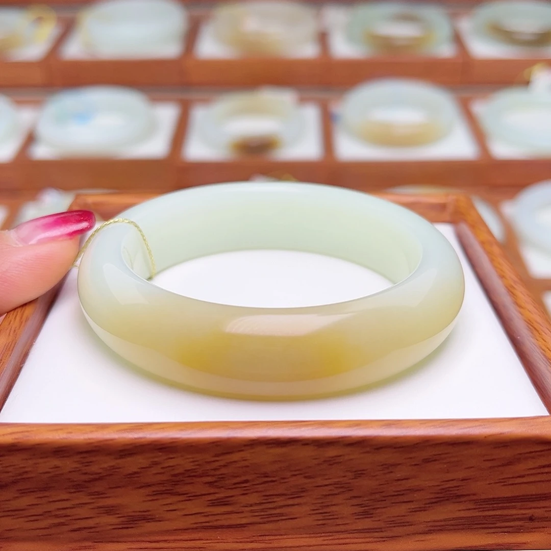 和田玉手镯未镶嵌54